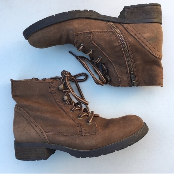 Steve Madden Distressed Lace Up Ankle Boot Size 7 - Picture 2 of 8